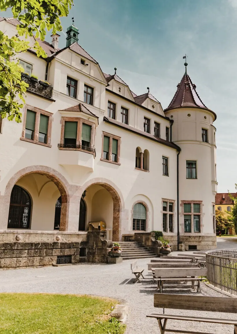 Brandz – Projekte: Internatsgymnasium Schloss Neubeuern Brandz – Projekte: Internatsgymnasium Schloss Neubeuern